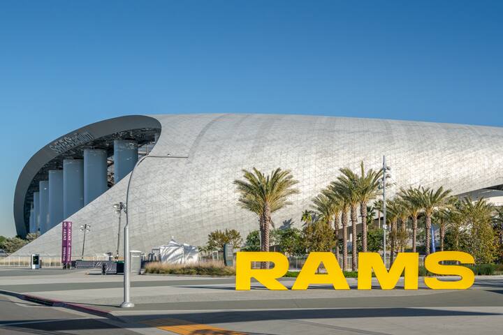 WALK SoFi Stadium Forum 2Bdrm Free parking King bd gallery image 5