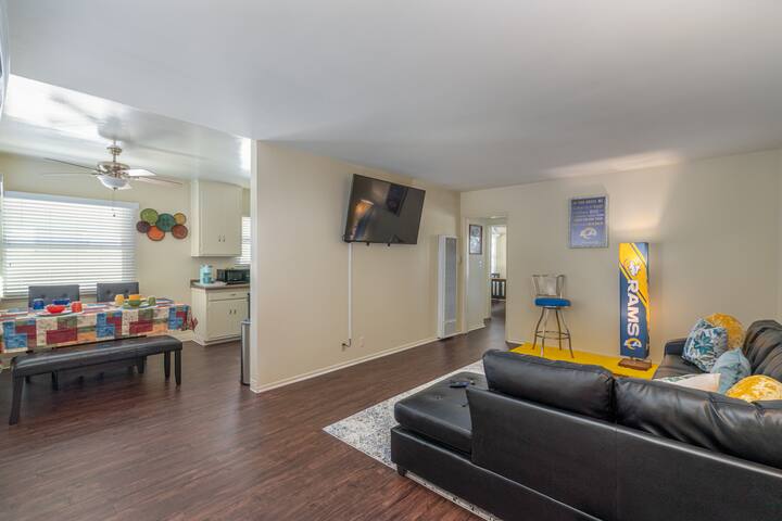 WALK SoFi Stadium Forum 2Bdrm Free parking King bd