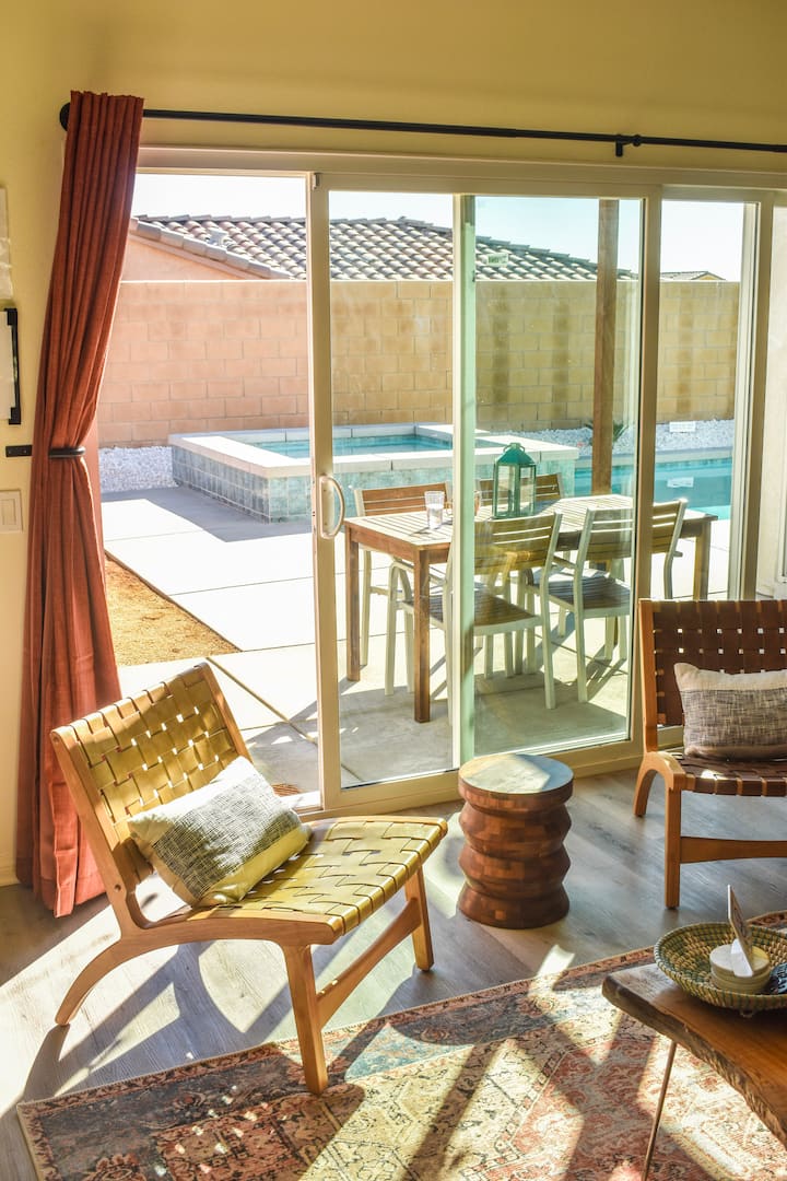 Život u zatvorenom ili na otvorenom; klizna staklena vrata otvaraju se do kraja