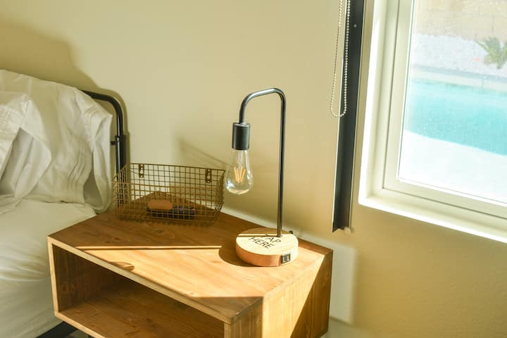 Noćne svjetiljke s portovima za punjenje