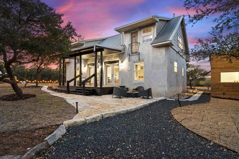 9 acres of bliss - Volleyball, Pool, Hiking Trail