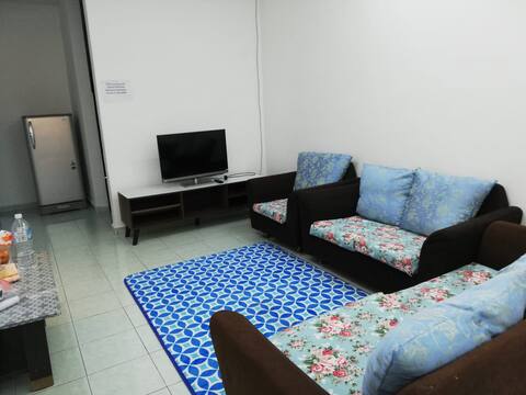 D'Haja 32 KLIA Sepang ; Airconds & Free Wi-Fi