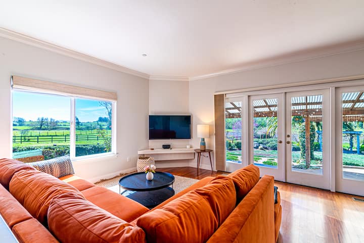 Spacious Retreat With Hot Tub + Garden - Marin County, CA