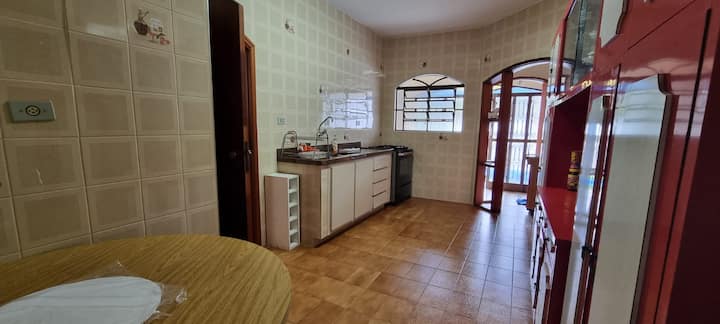 Casa Com Piscina Em ÁGuas De Lindóia – Centro - Águas de Lindóia