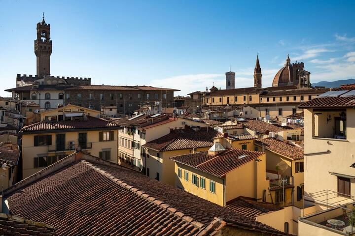 Attico in Palazzo antico vista mozzafiato gallery image 2