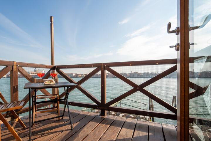 Ve.N.I.Ce. Cera Tintoretto Suite gallery image 2