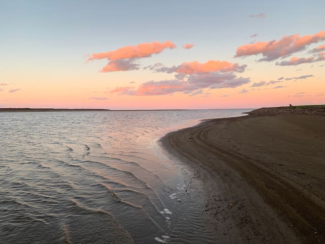 Waterfront Retreat Beach, Pool Access & Nat’l Park