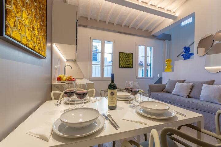 ‘NEW’ Art & Design Apt with Panoramic Terrace gallery image 3