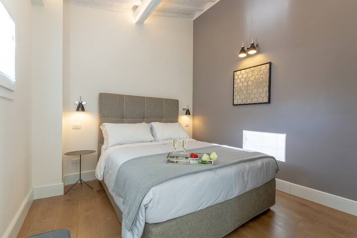‘NEW’ Art & Design Apt with Panoramic Terrace gallery image 5