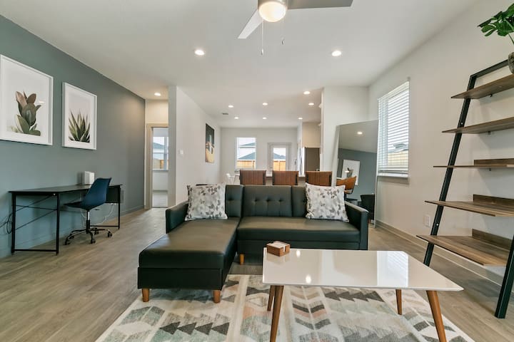 Lux MNR managed Airbnb listing 2