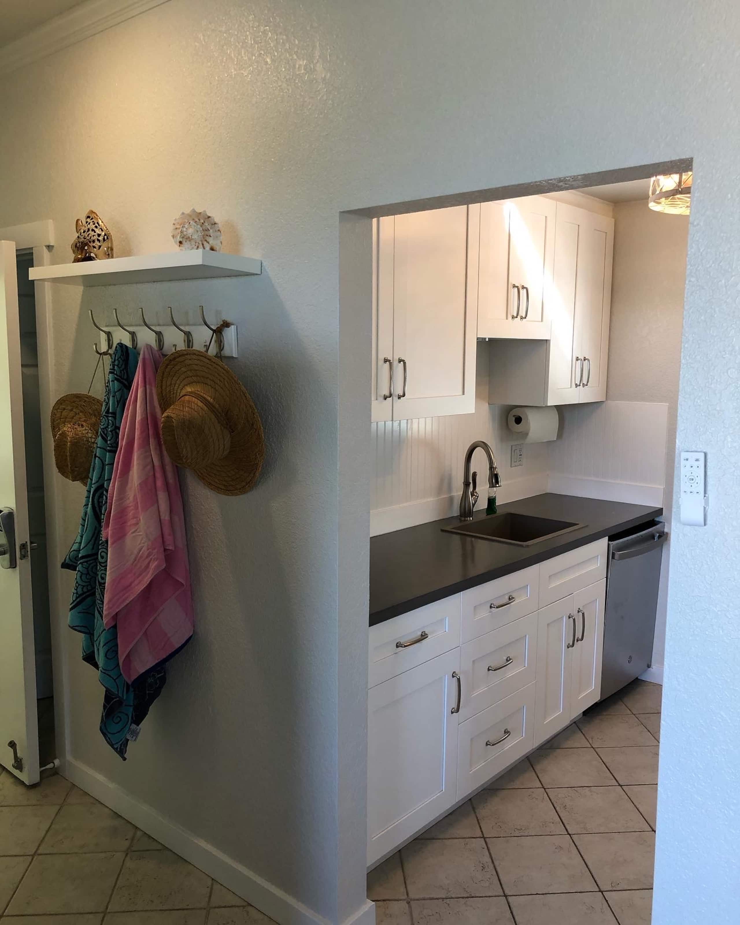 Condo in Kailua-Kona · ★4.88 · 2 bedrooms · 2 beds · 2 private baths - Image 14