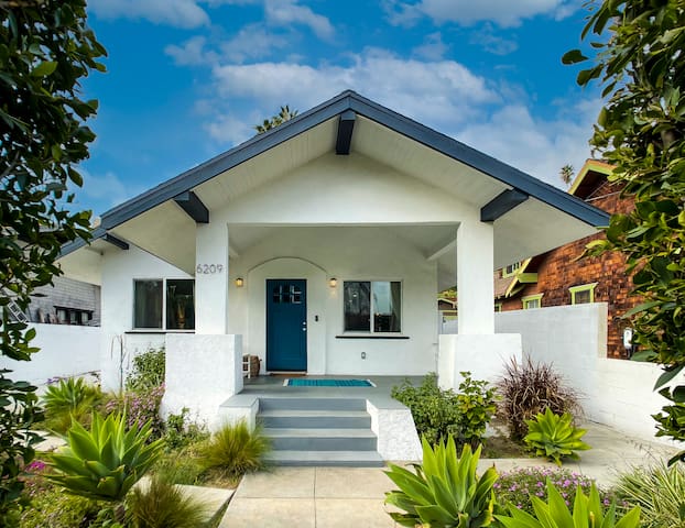 Walk to Restaurants! Family-Friendly Outdoor Oasis