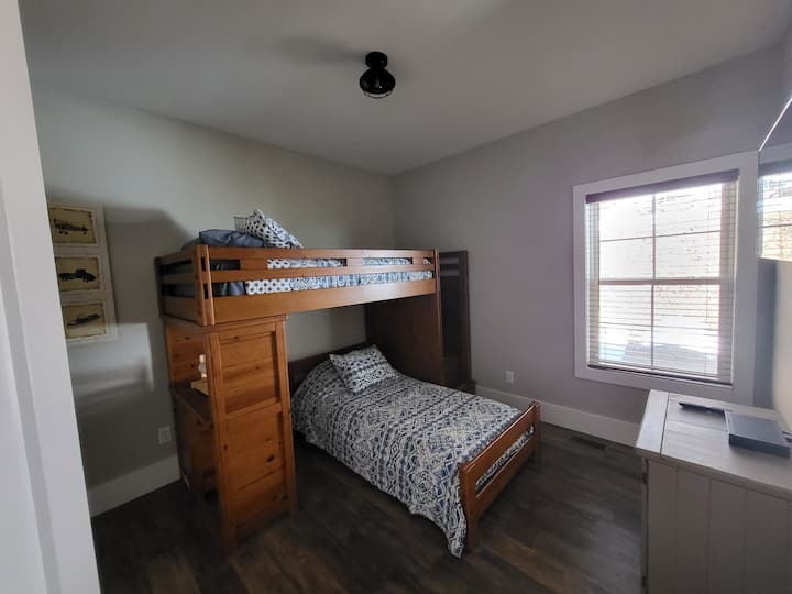 غرفة بطابقين