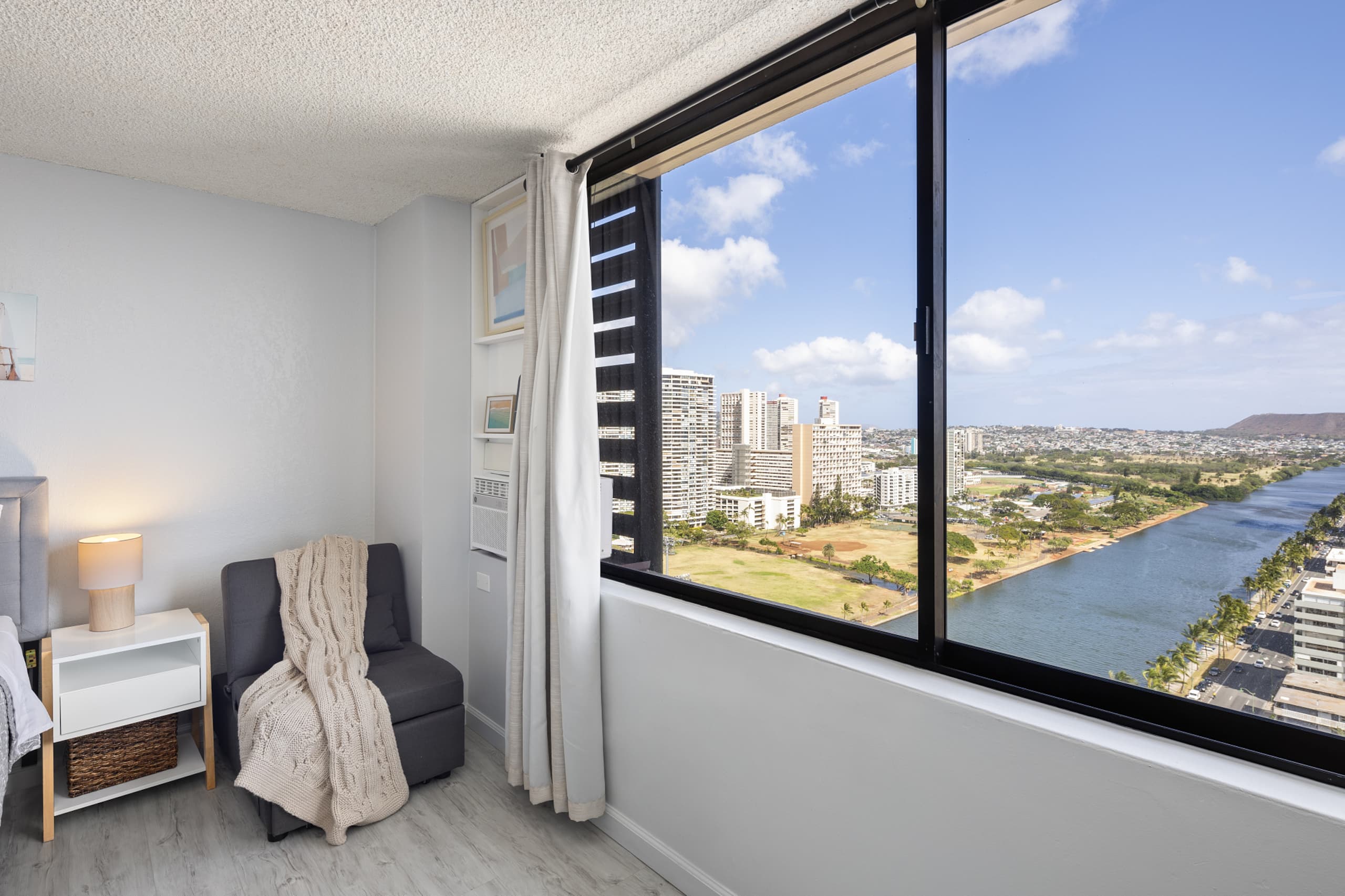 Condo in Honolulu · ★4.73 · 1 bedroom · 1 bed · 1 private bath - Image 14