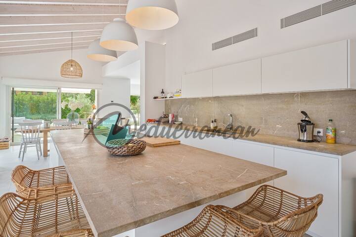 White Villa of the pier by villasmediterranean gallery image 5