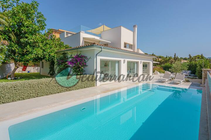 White Villa of the pier by villasmediterranean gallery image 3