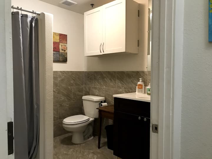 Private Hidden 1br Condo In The Heart Of Downtown - Montrose, CO