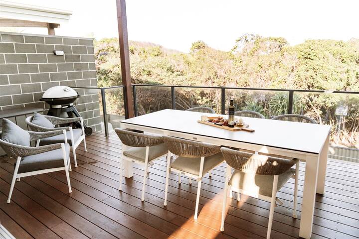 Bliss on the beach: Wake to waves & wildlife