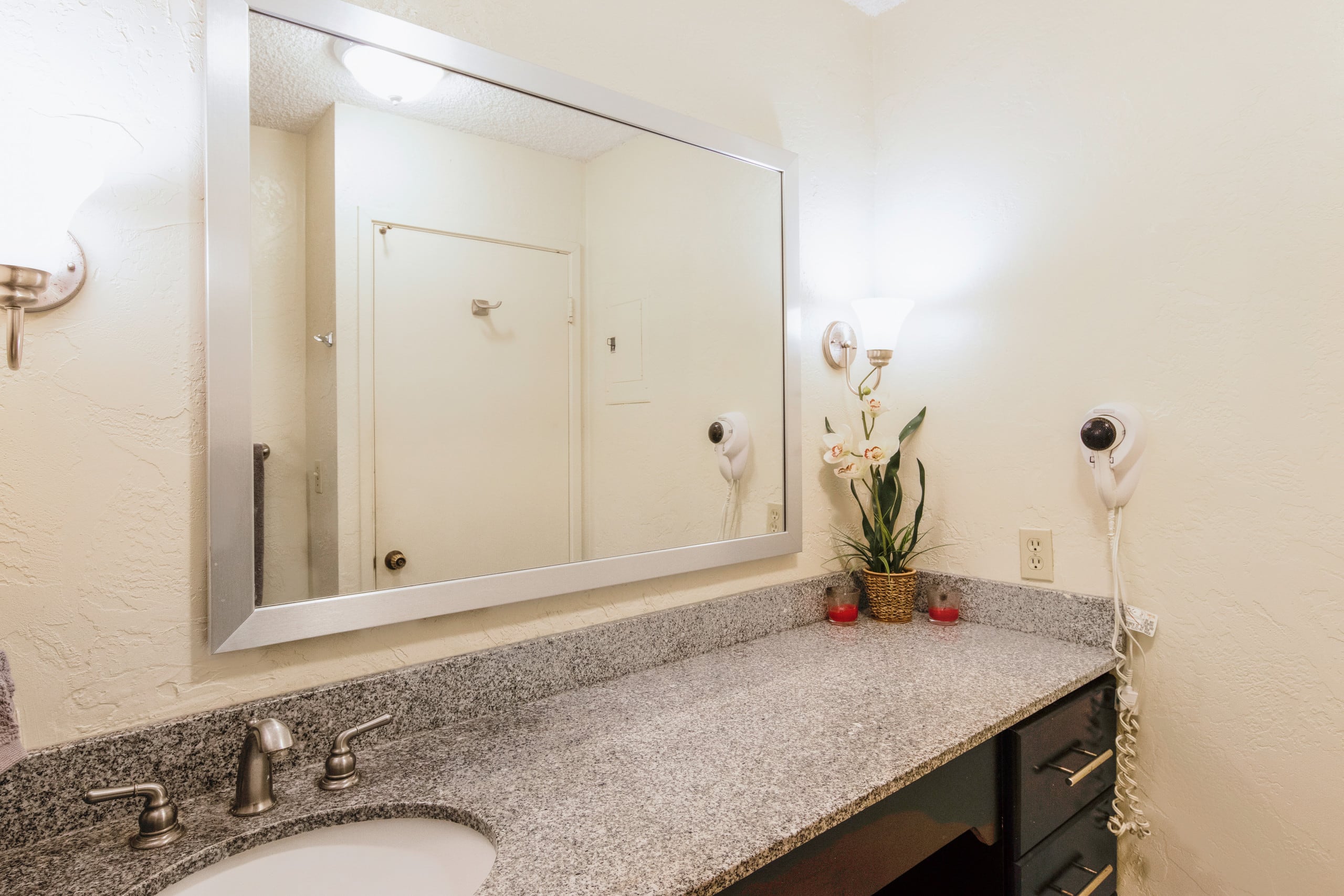 Lovely 1 bedroom with kitchen, free wifi & parking - Photo 5