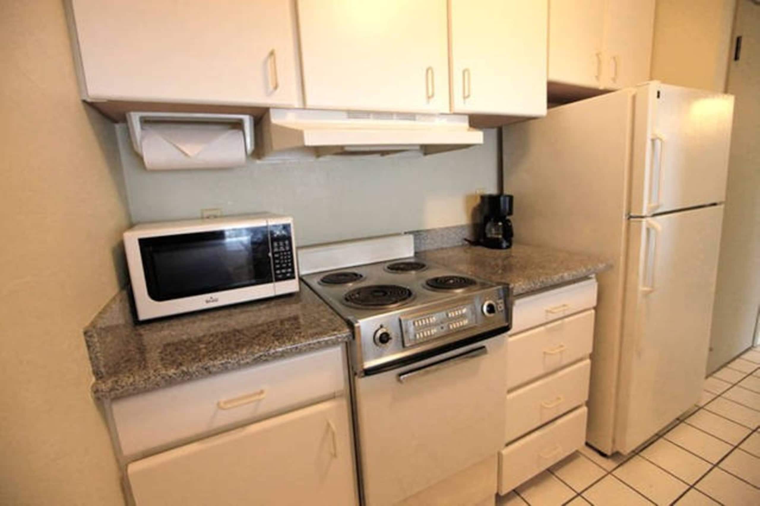Lovely 1 bedroom with kitchen, free wifi & parking - Photo 14