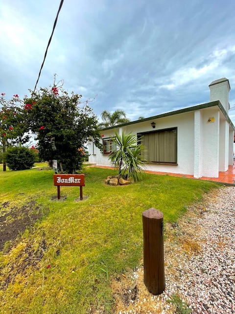 Anuncio de Airbnb popular: House in San Francisco, Piriápolis en Piriápolis