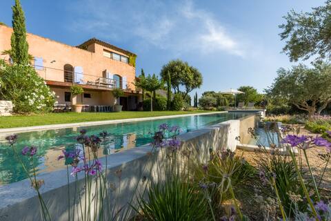 Gorgeous Provence Mas with pool