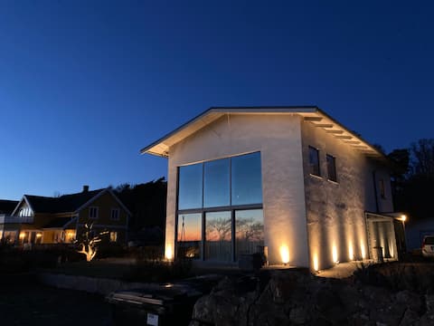 Villa Bölja, a stone's throw from the sea!