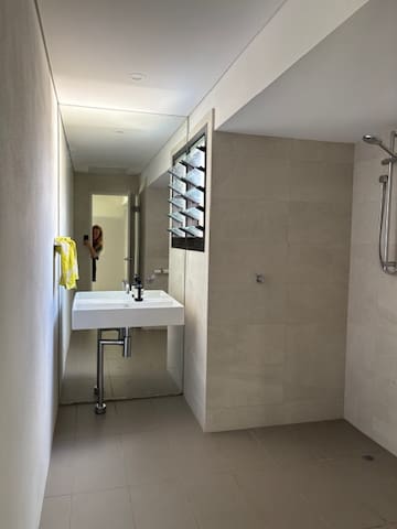 Westerly House – A Luxe Mullaloo Beach Retreat gallery image 2