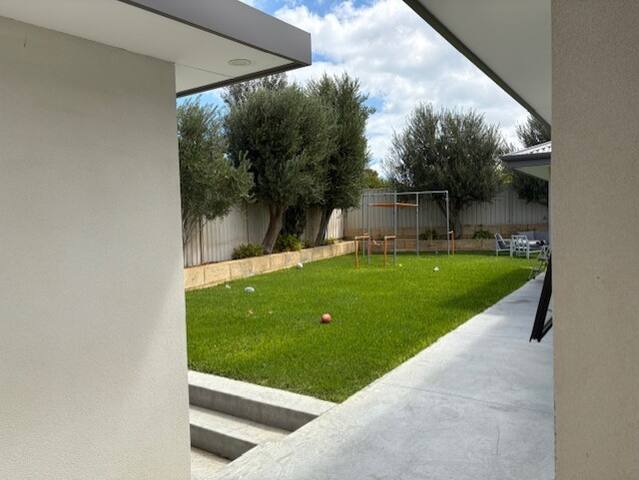 Westerly House – A Luxe Mullaloo Beach Retreat gallery image 4