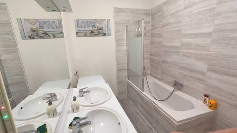 ★Cocooning★ Entire Home [Free Parking]
