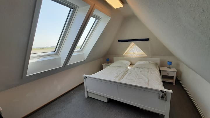 Sakafu ya chini ya chumba cha kulala