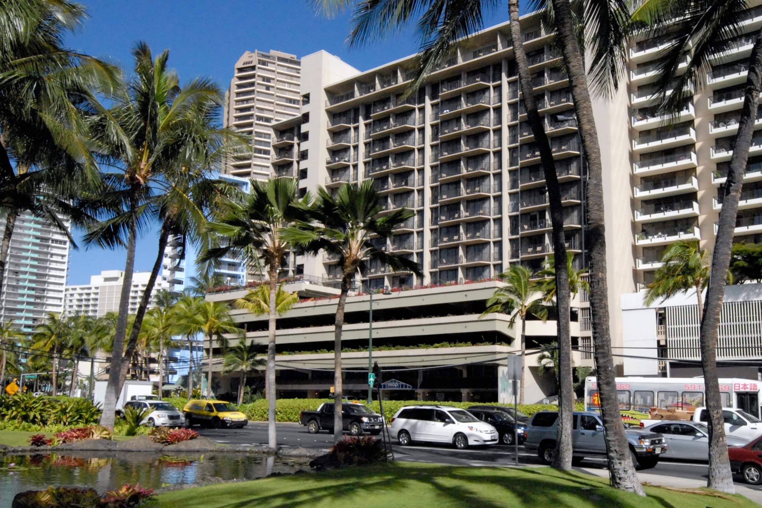 Great Location🏖Free Parking 🚗Aqua palms hotel - Image 5