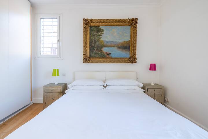 Spanish Step Rooftop Boutique Apartment Rome gallery image 5