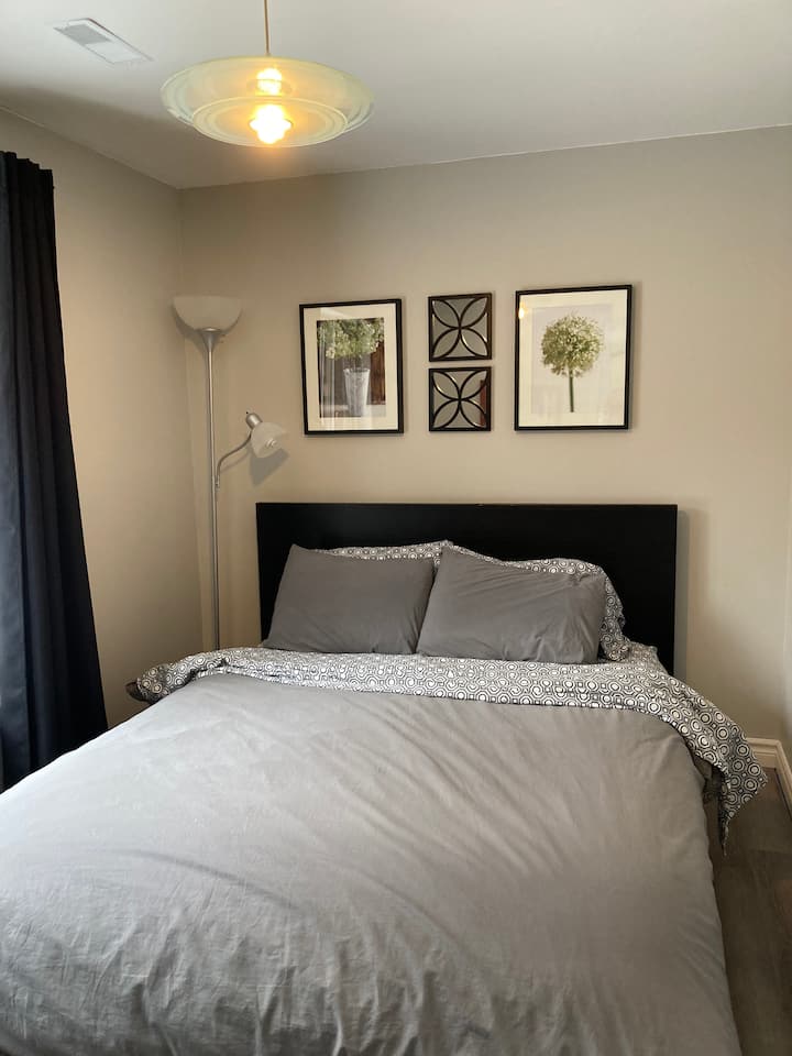 下階の3つ目の寝室。