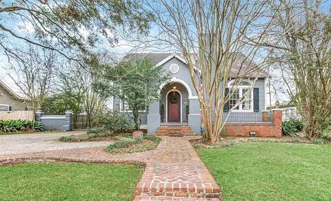 “The Stanford House” 4BR,3BA Great Location