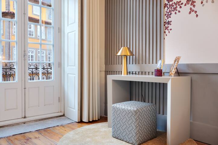 42 2 F Historical apartment at Cardosas Block gallery image 5