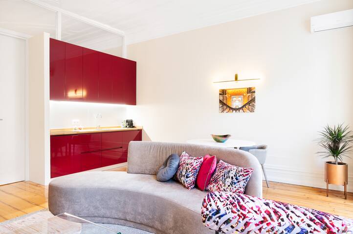 42 2 F Historical apartment at Cardosas Block gallery image 2