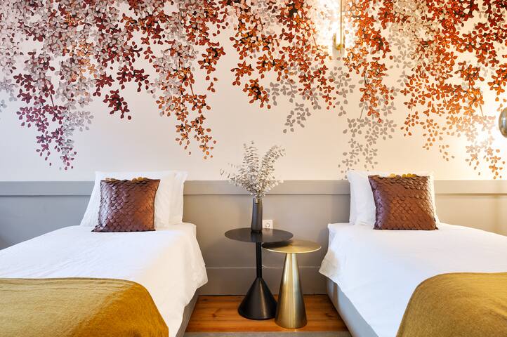 42 2 F Historical apartment at Cardosas Block gallery image 3