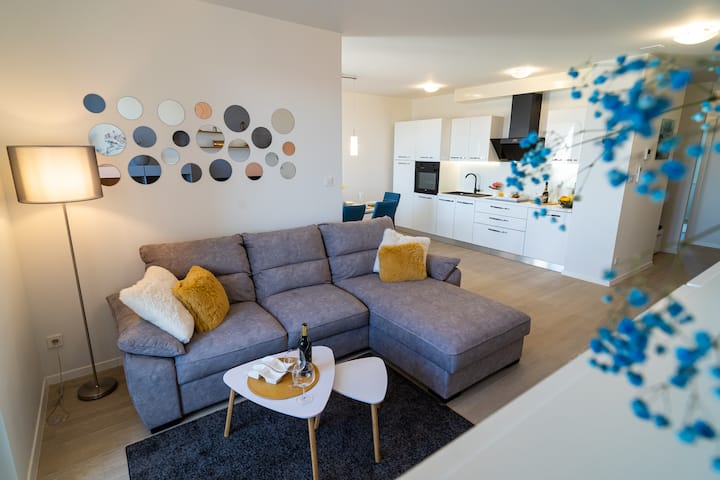 Sea Sight & 10min Off Old Town 2bdr Fully Equipped - Bibinje
