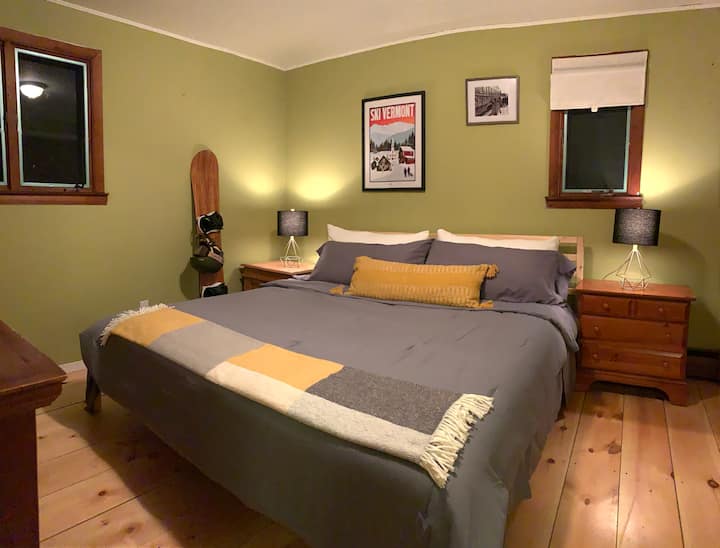 Principal de la planta principal con nueva cama tamaño king 