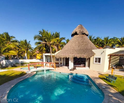 Beautiful Ocean front House,20 people, Monterrico