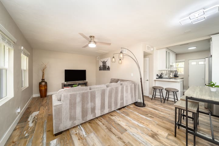 ¡Super lindo súper acogedor 2 dormitorios w/vida al aire libre! - Airbnb