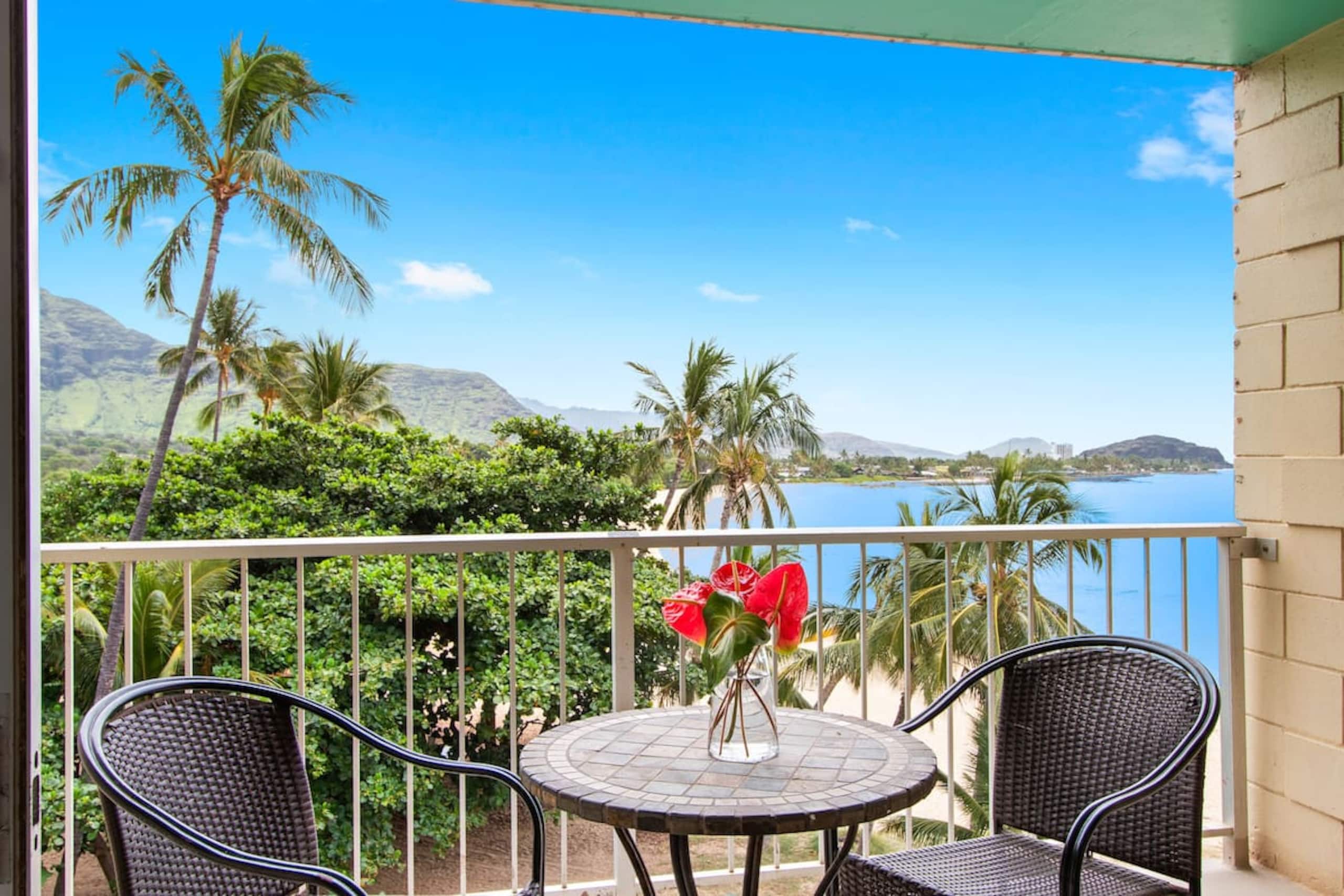 Condo in Waianae · ★4.77 · Studio · 1 bed · 1 private bath - Photo 3