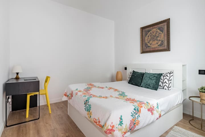 Malasaña Spacious Double Room Big Closet Coworking - Madrid