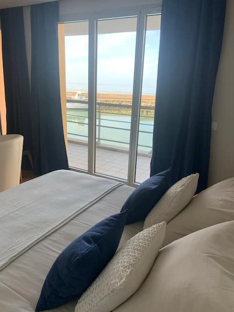 Popular Airbnb listing: blue horizon in Deauville
