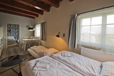 Deluxe Apartment with Eagle Mountain View (4+2)