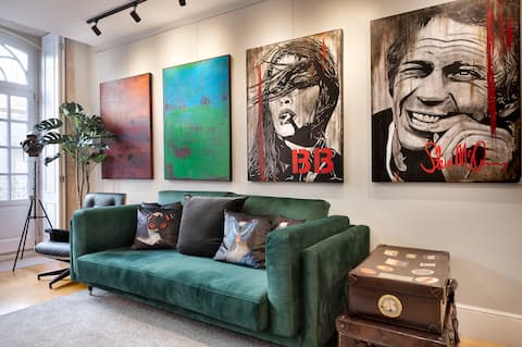 Airbnb em destaque: ALMADA LUXURY DOWNTOWN ART APARTMENT | PORTO em União Das Freguesias De Cedofeita, Santo Ildefonso, Sé, Miragaia, São Nicolau E Vitória