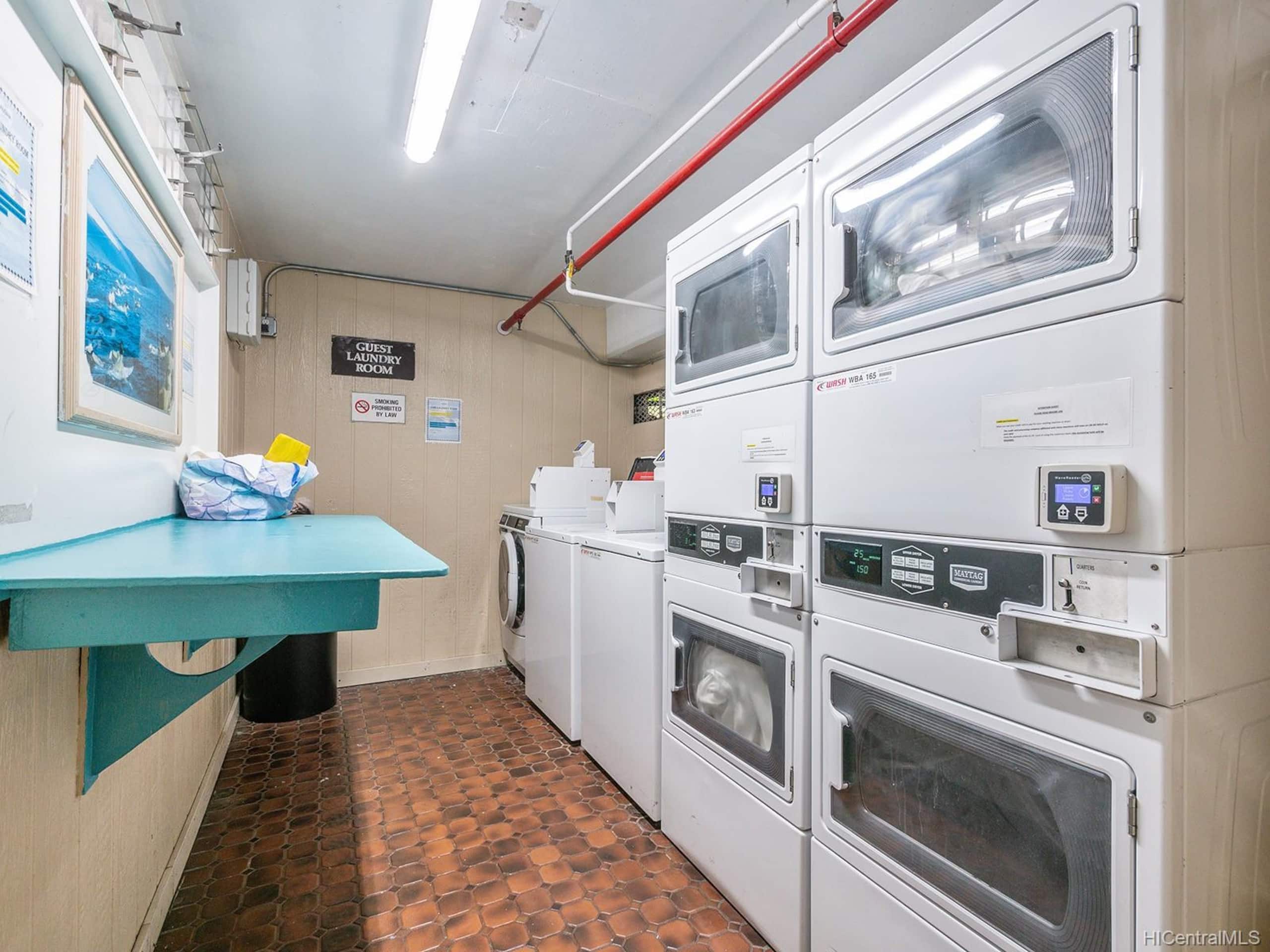 Free Parking Center of Waikiki King bed near Beach - Image 19