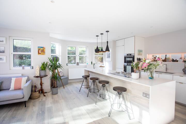 An Oasis of Calm gallery image 5