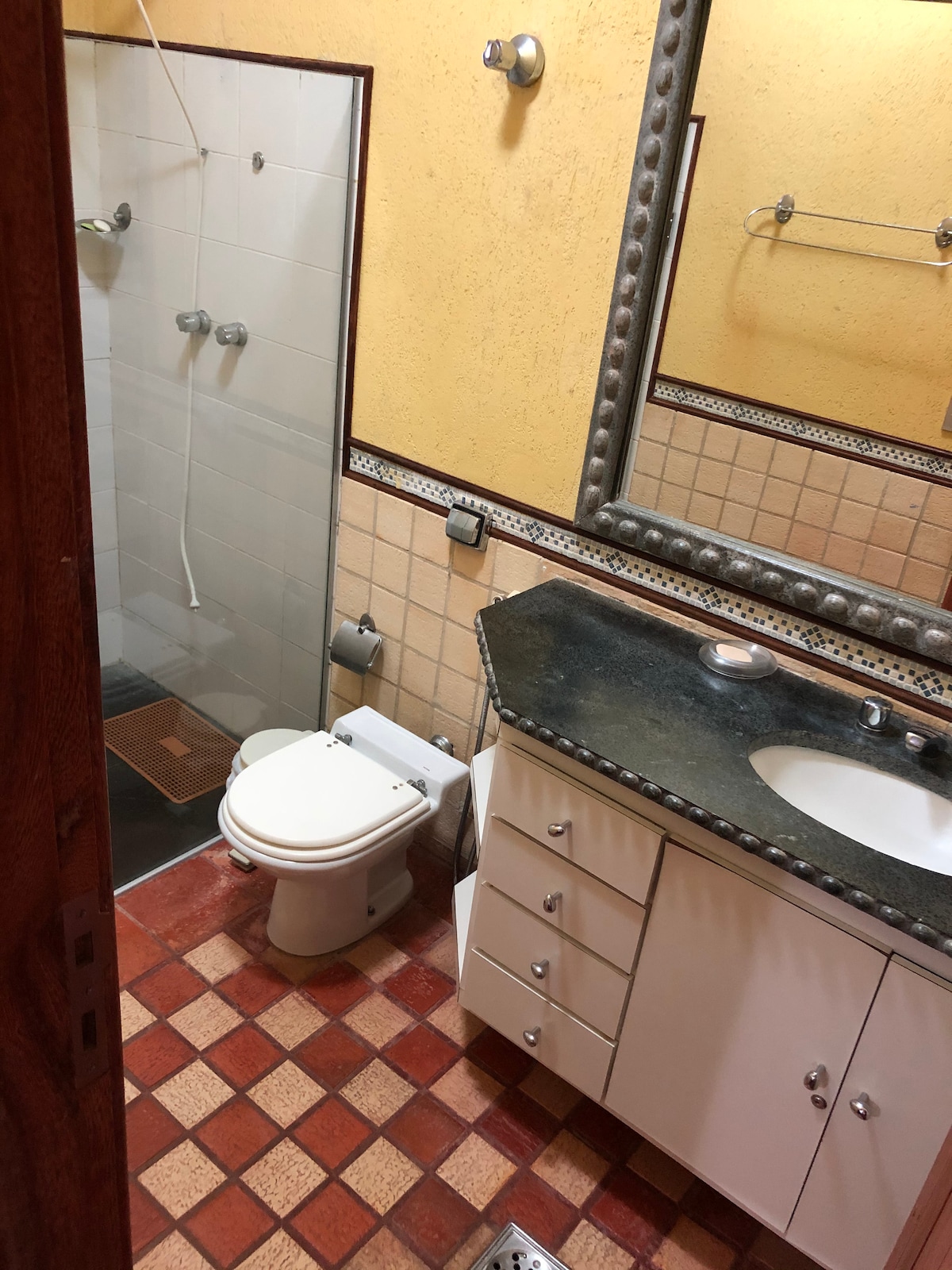 卧室卫生间4 -楼下